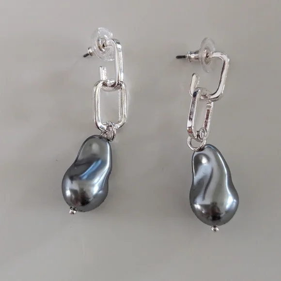 Joan Rivers Baroque Simulated Pearl Drop Earrings - Picture 2 of 4